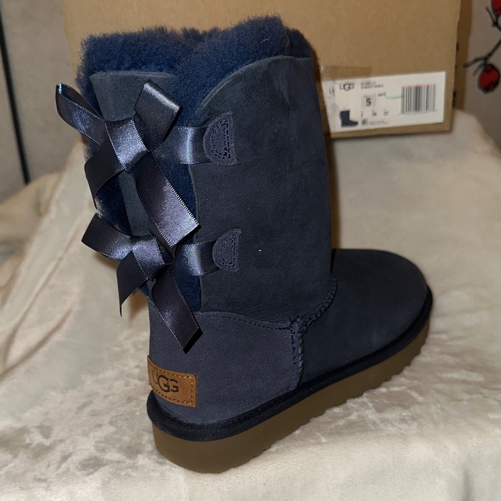 NIB UGG Women's Navy Bailey Bow 2 Winter Boots